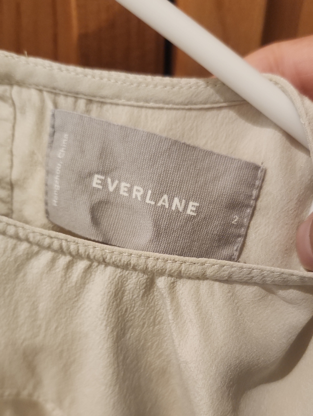 Everlane Silk Blouse Shirt Long Sleeve Size 2 Beige - Picture 4 of 8
